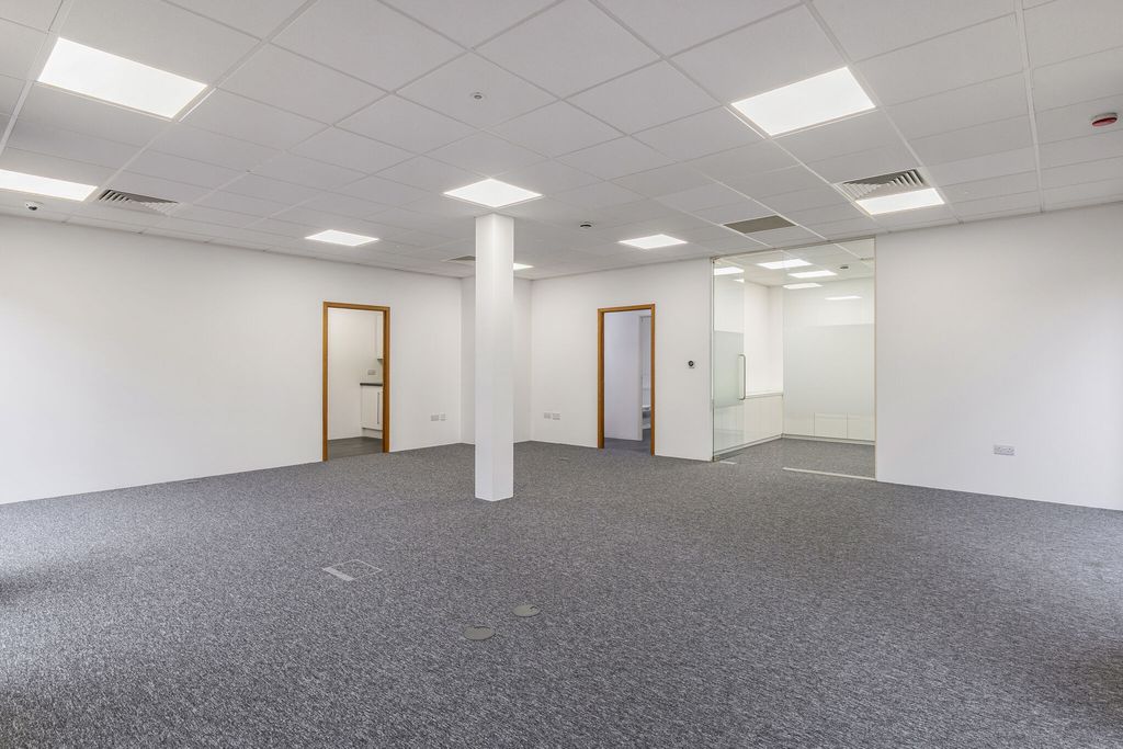 Property photo 3 of 6