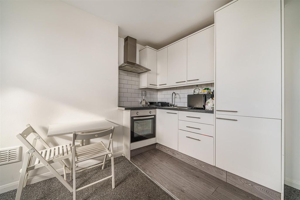 Property photo 1 of 9 11, 6 Eldon Park-4.Jpg