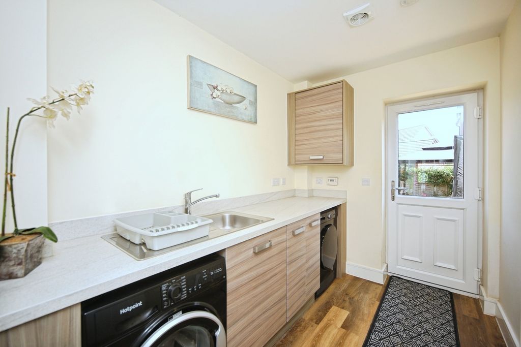 Property photo 2 of 17 Photo