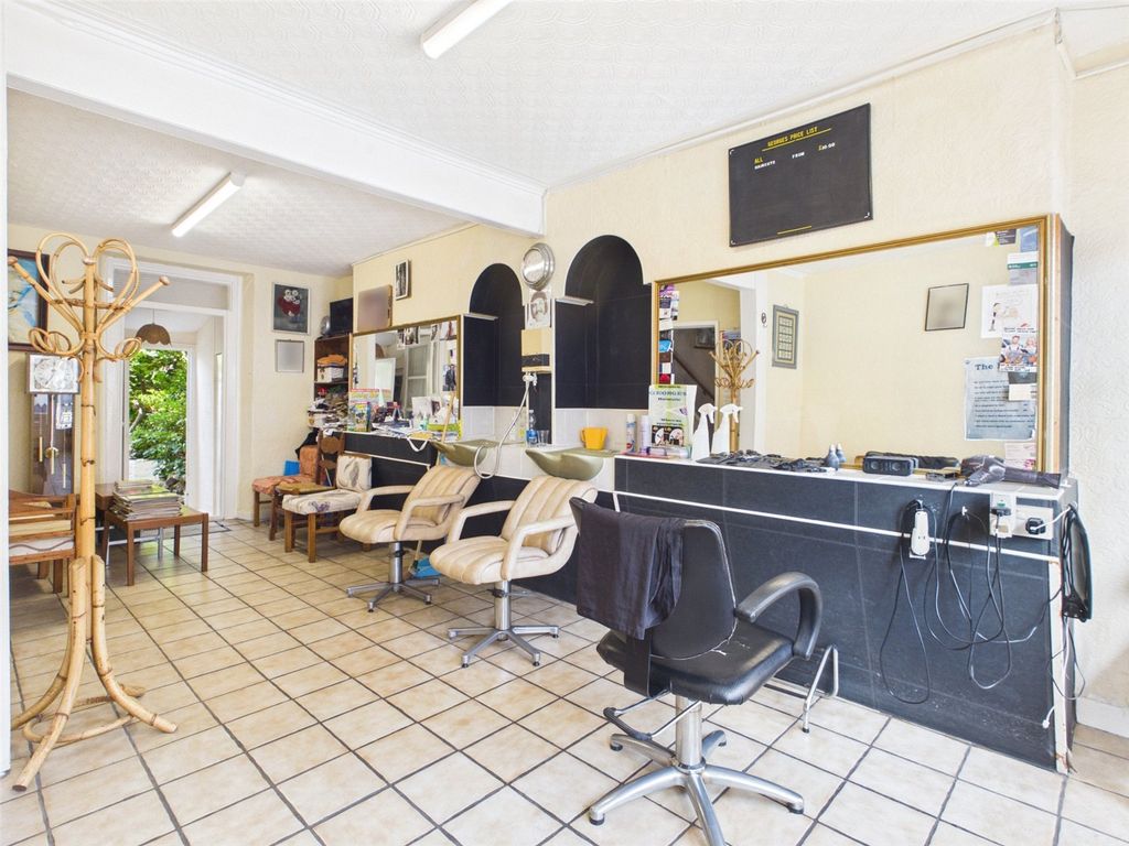 Property photo 2 of 16 Picture No. 04
