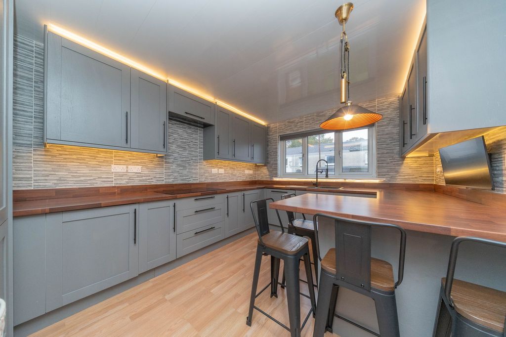 Property photo 2 of 34 Kitchen