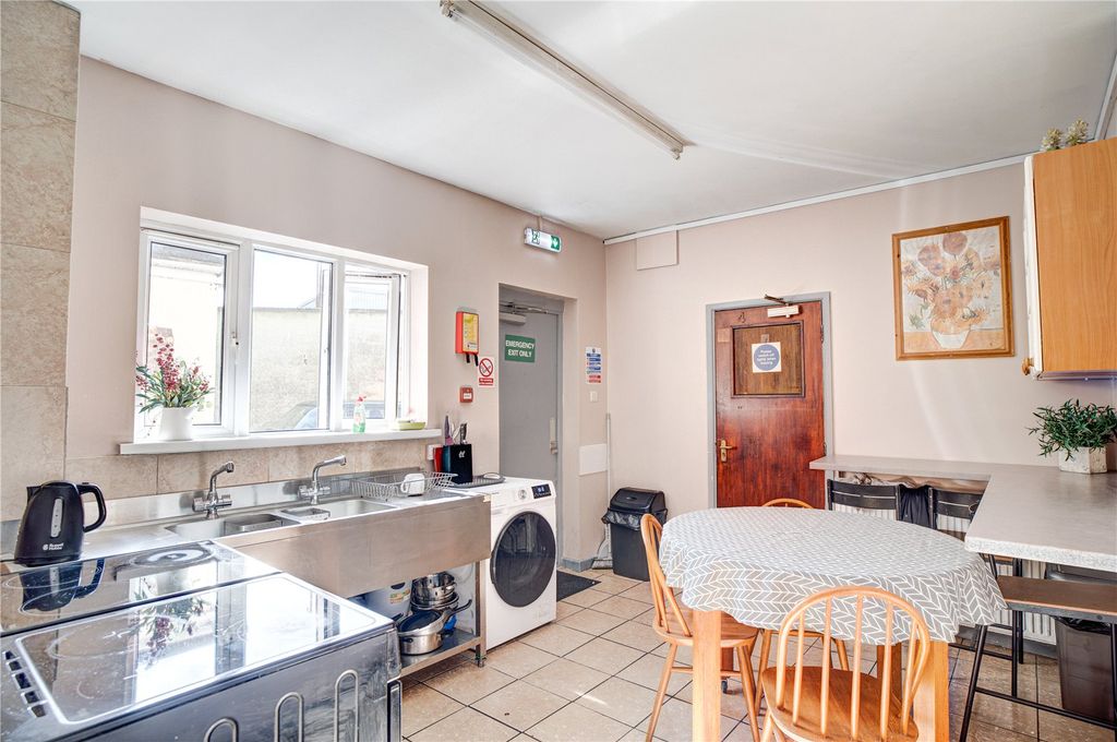 Property photo 2 of 10 Picture No. 07