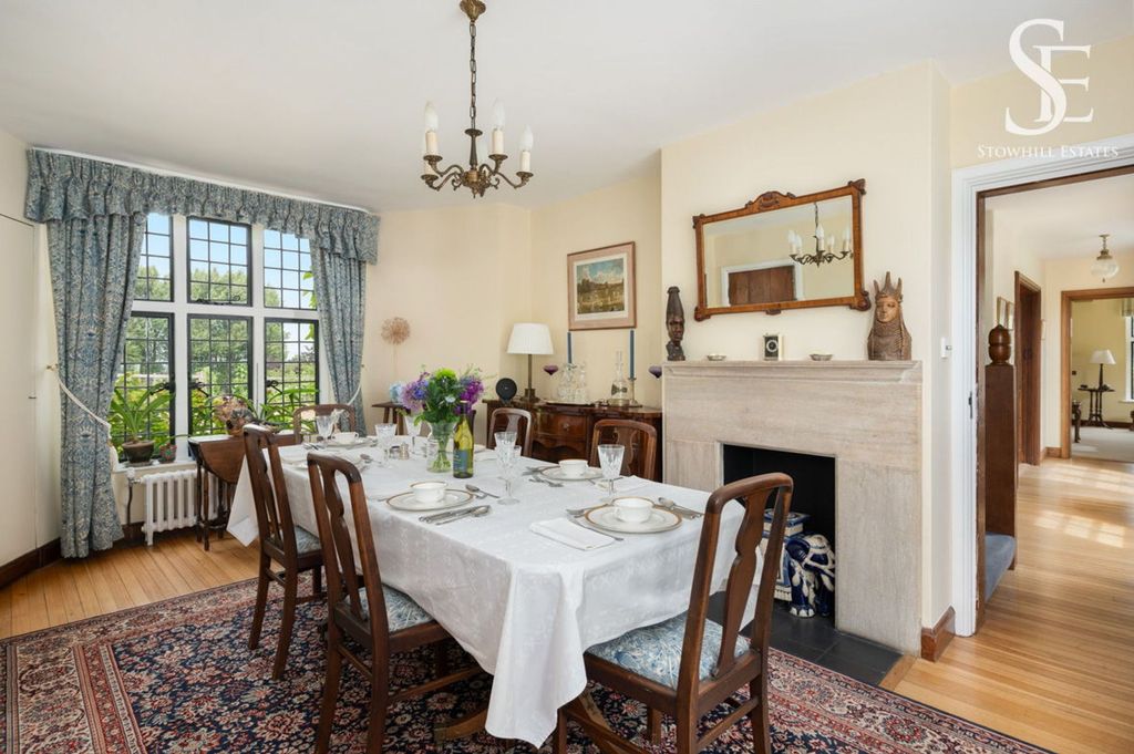 Property photo 3 of 26 Dining Room