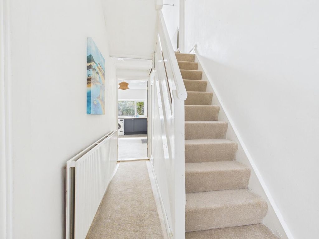 Property photo 3 of 18 Hallway