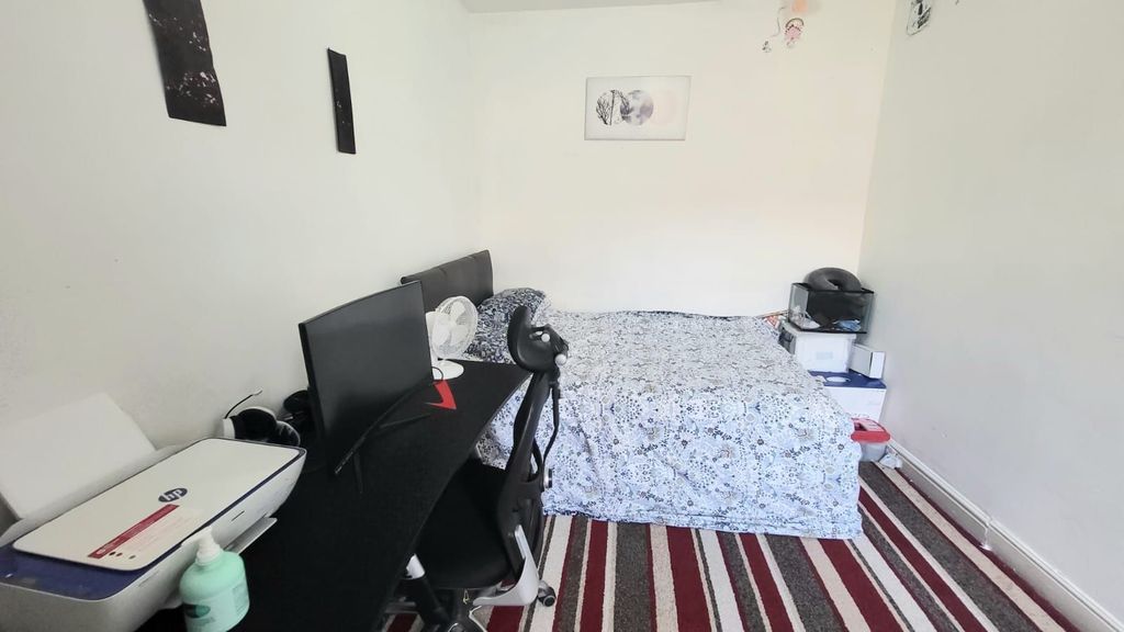 Property photo 2 of 4