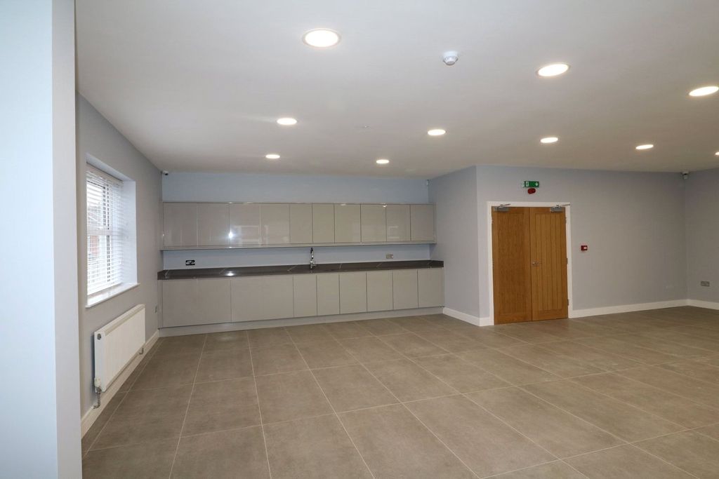 Property photo 1 of 4 Picture No. 10