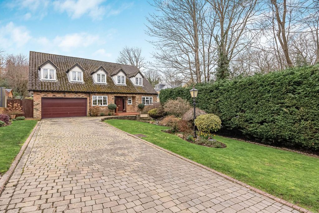 Property photo 2 of 35 Driveway