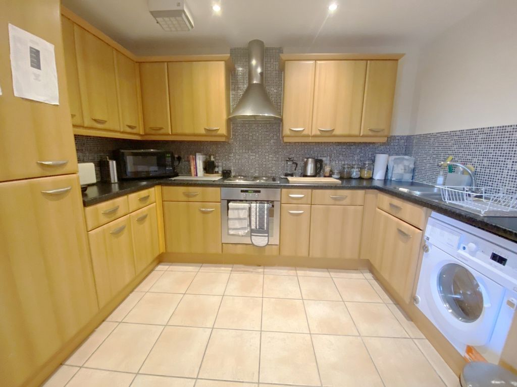 Property photo 3 of 7 Kitchen