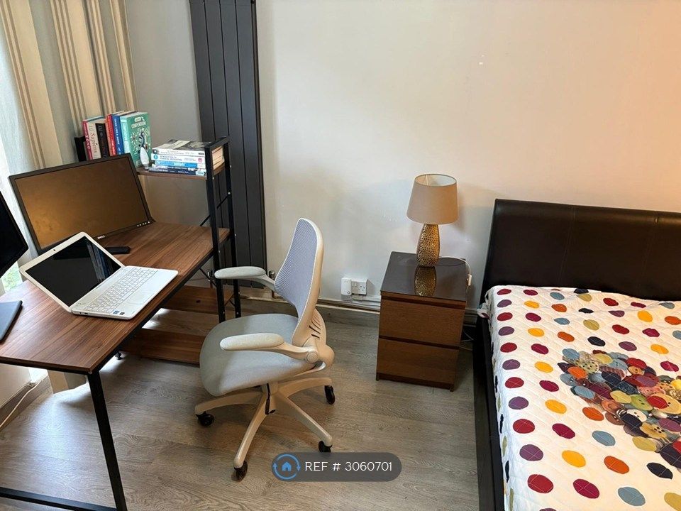 Property photo 1 of 17 Wfh Very Spacious Bedroom Ensuite
