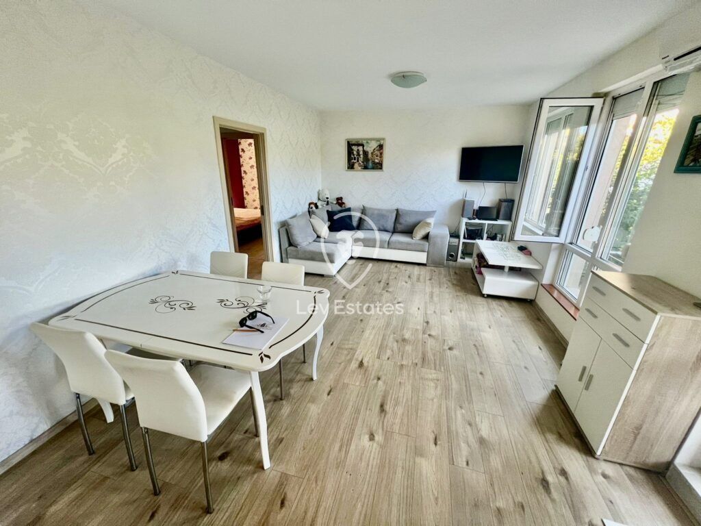 Property photo 3 of 13
