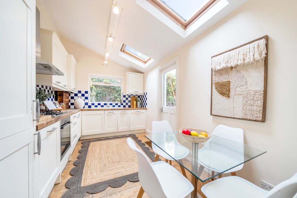 Property photo 3 of 22 Picture No. 21