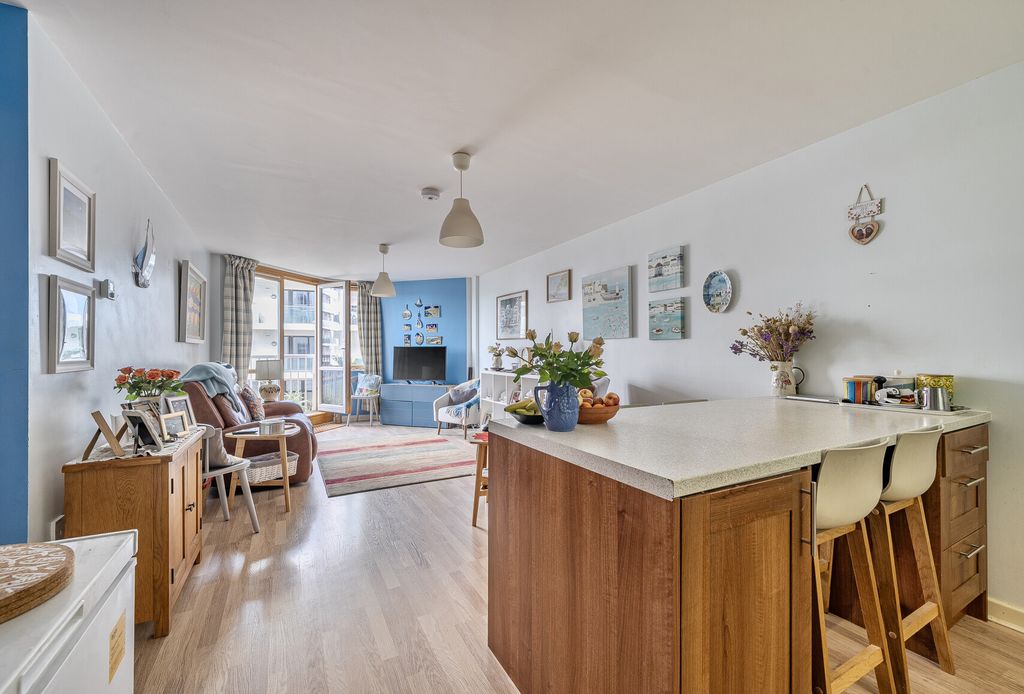 Property photo 2 of 13 1348378-14-68B981...