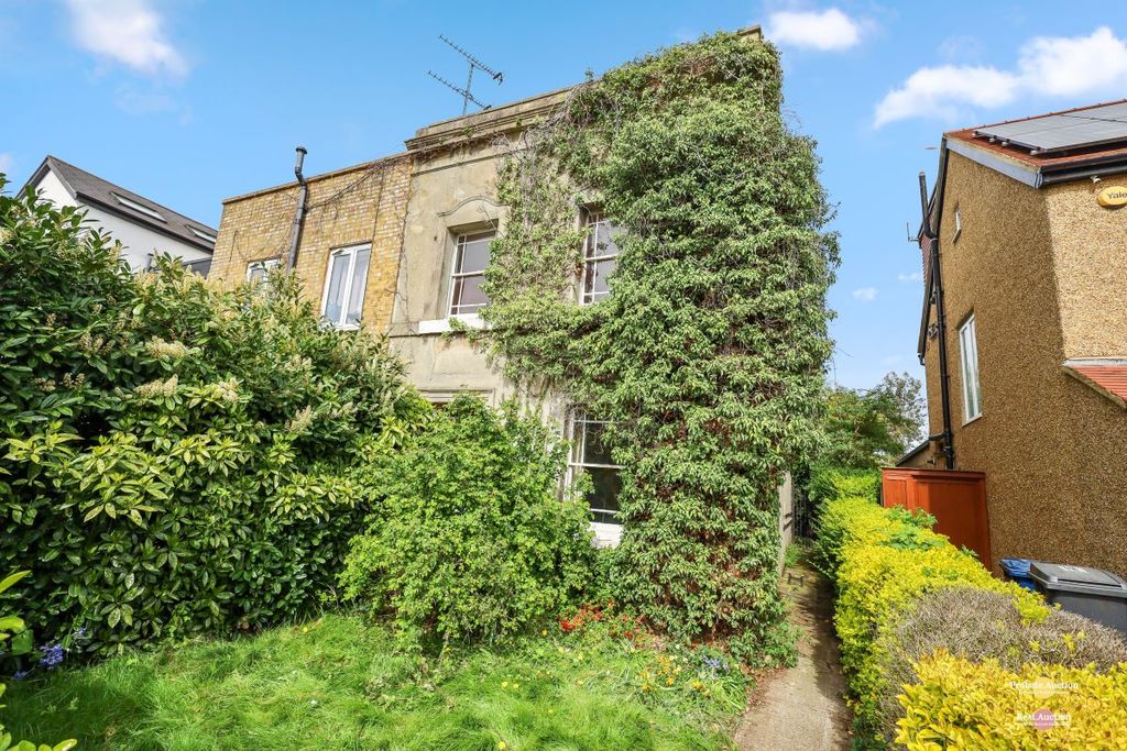 Property photo 1 of 24