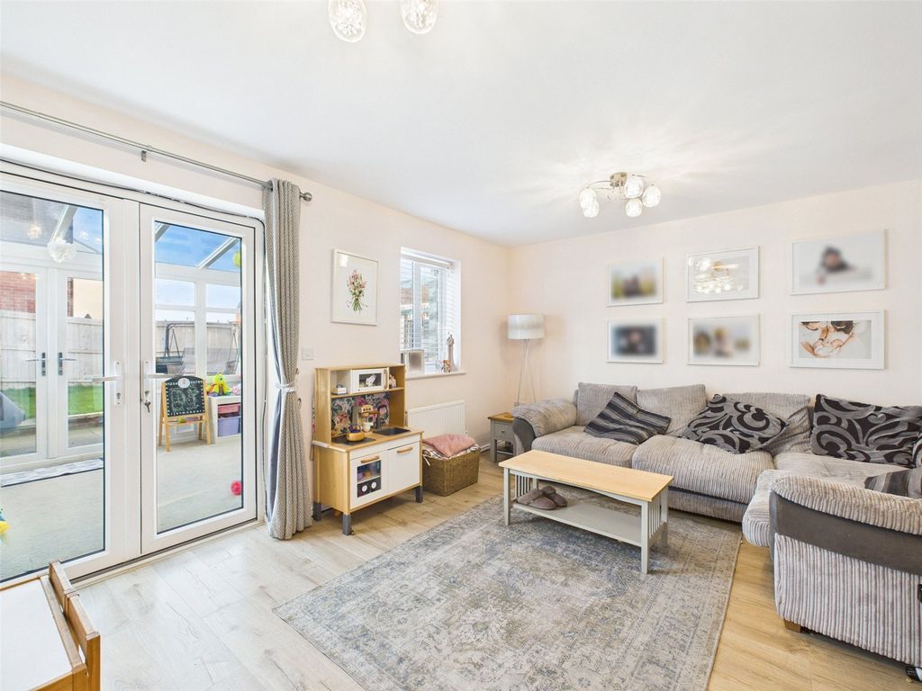 Property photo 3 of 17 Picture No. 02