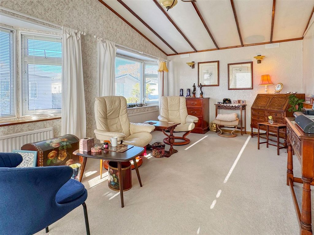 Property photo 2 of 14 Img_1941.Jpg