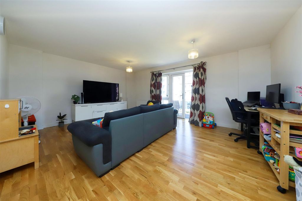 Property photo 2 of 10 Living Room