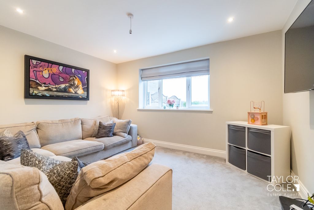 Property photo 3 of 21