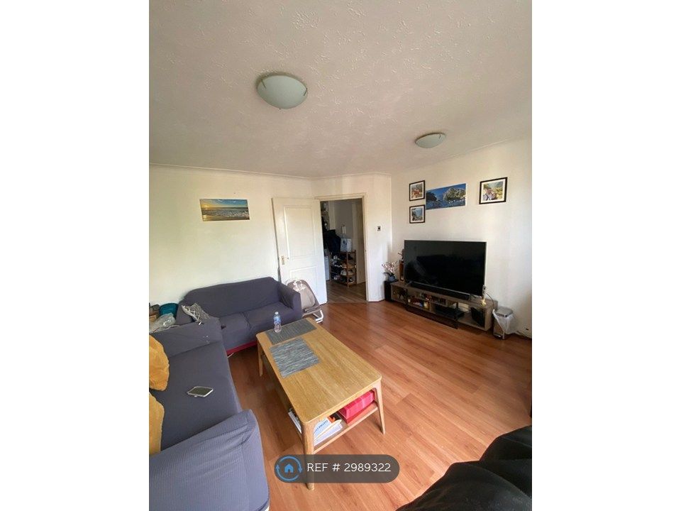 Property photo 3 of 9 Living Room
