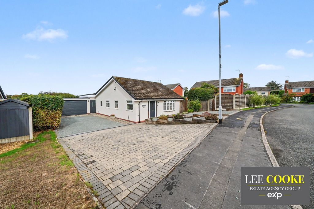Property photo 1 of 52