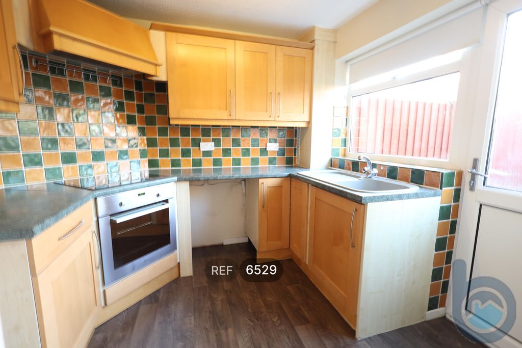 Property photo 2 of 18 Kitchen