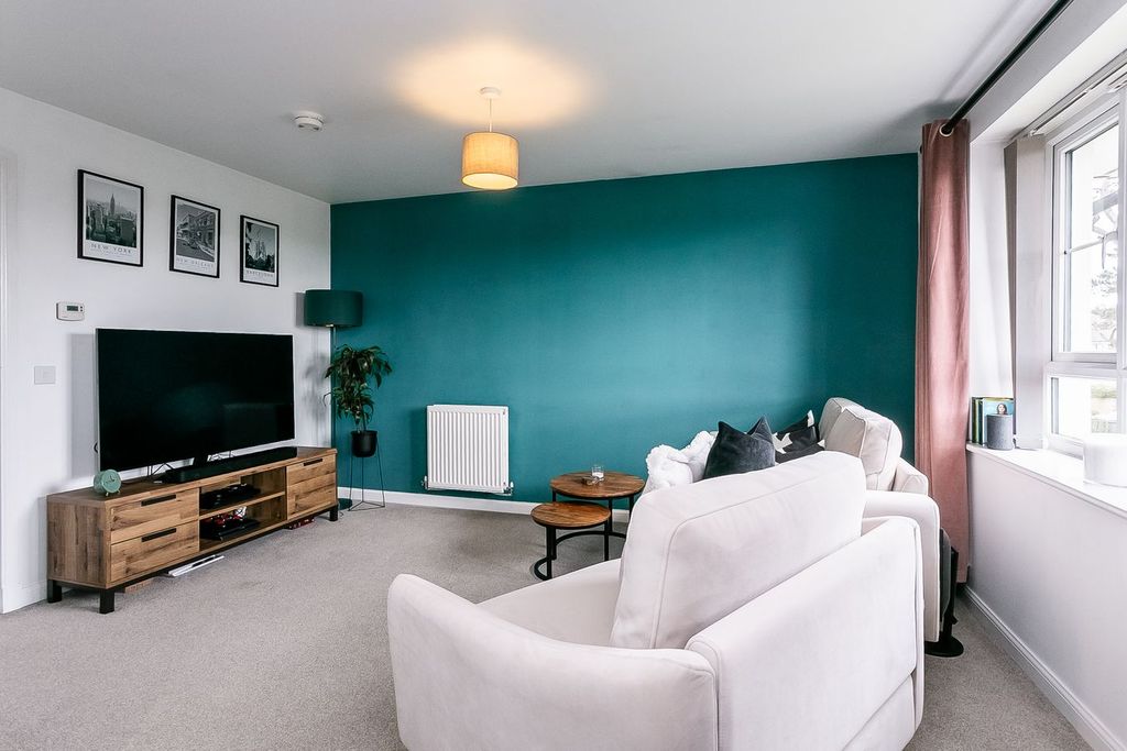 Property photo 2 of 26
