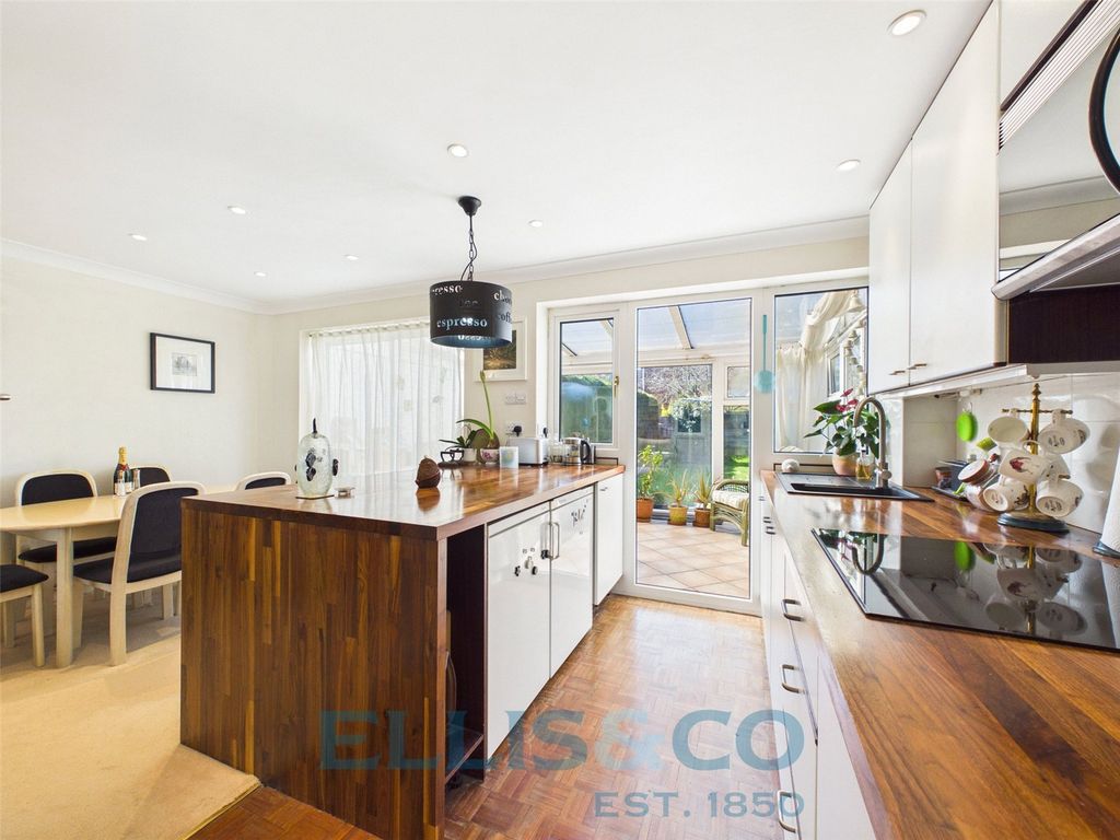 Property photo 3 of 18 Picture No. 07