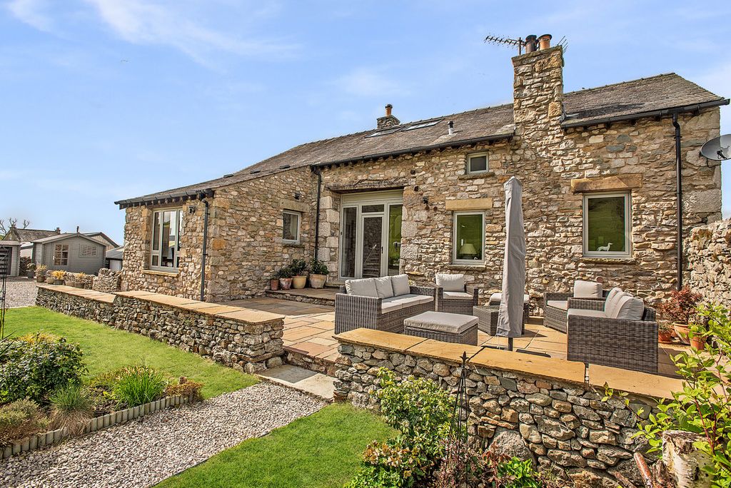 Property photo 1 of 50