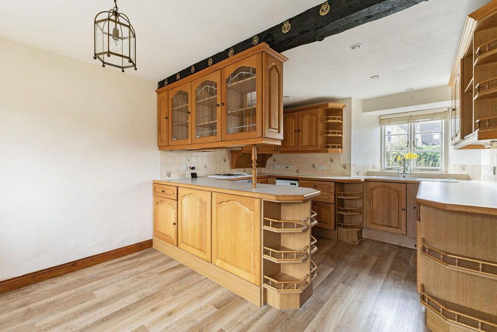 Property photo 3 of 27 Image