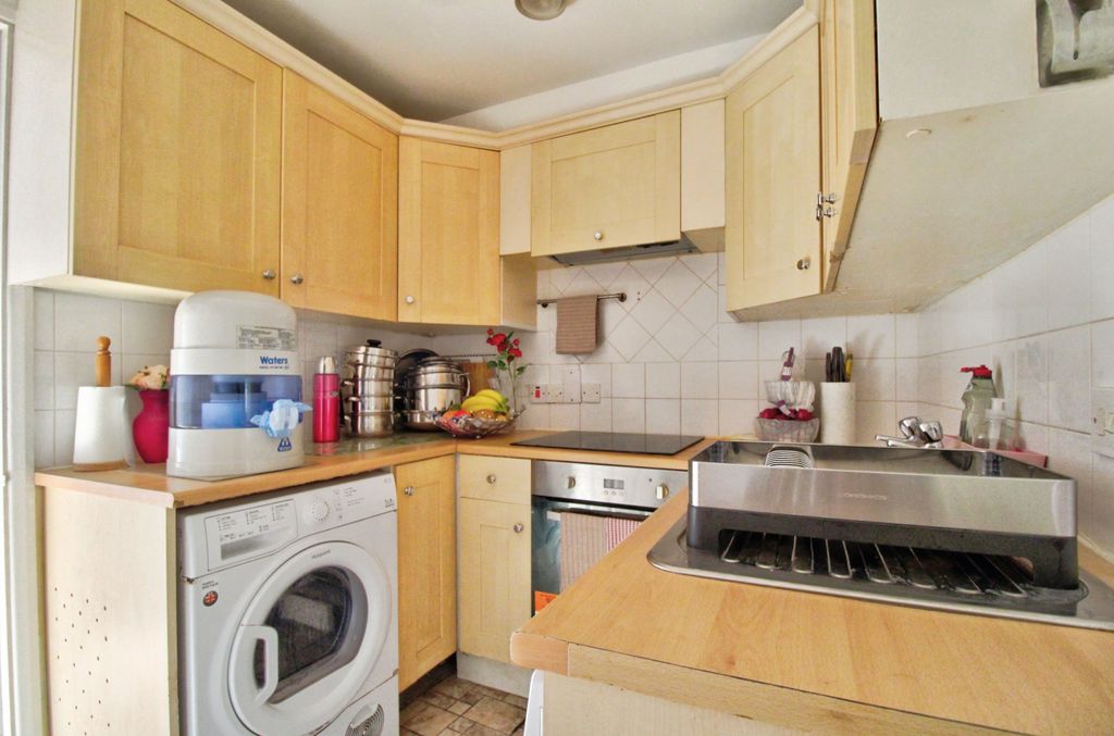 Property photo 3 of 15 4