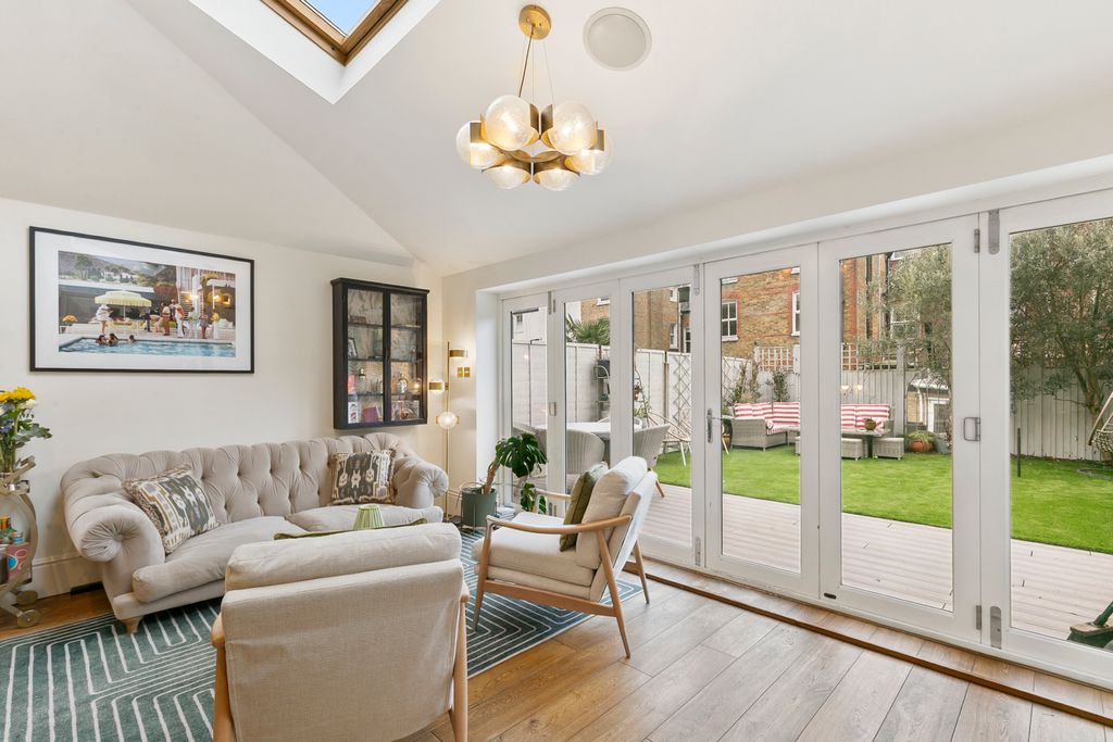 Property photo 3 of 18 Picture No. 27