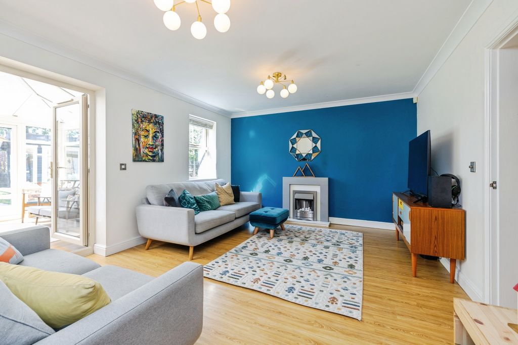 Property photo 3 of 20 2026-06-19-26Hodsonclose021