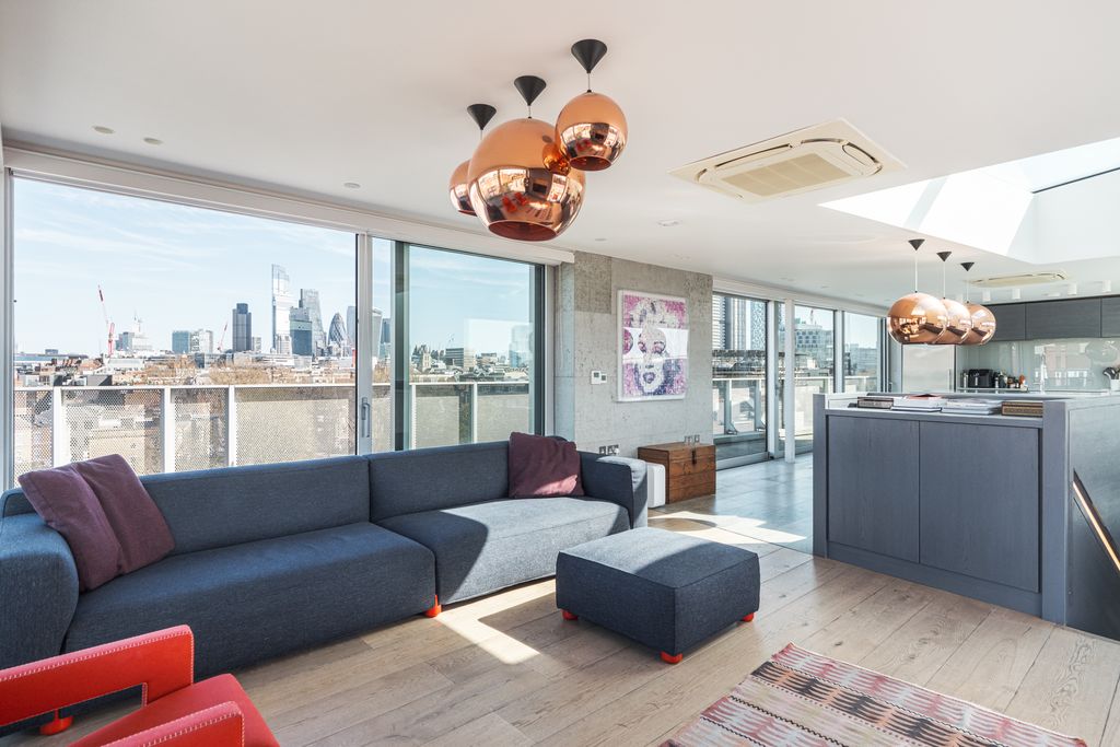 Property photo 1 of 42 1 Trundle Street (30).Jpg