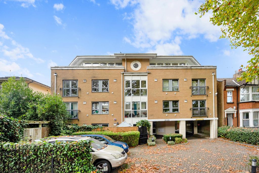 Property photo 1 of 18