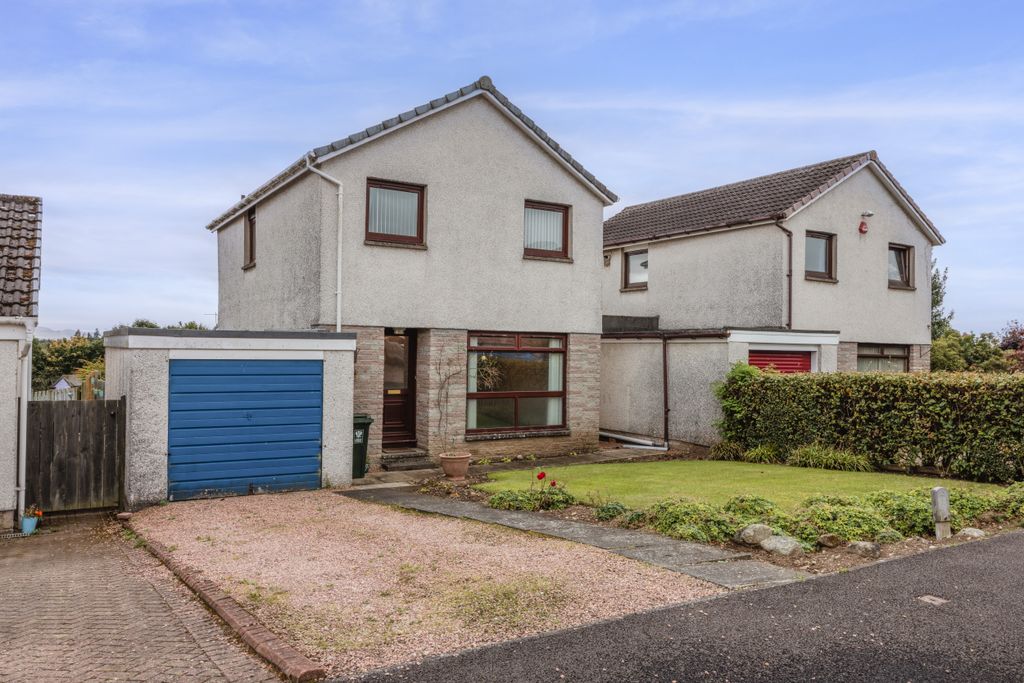 Property photo 3 of 32