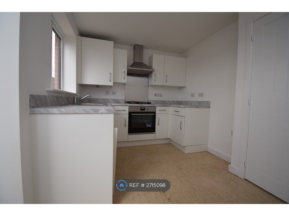 Property photo 2 of 12 Kitchen