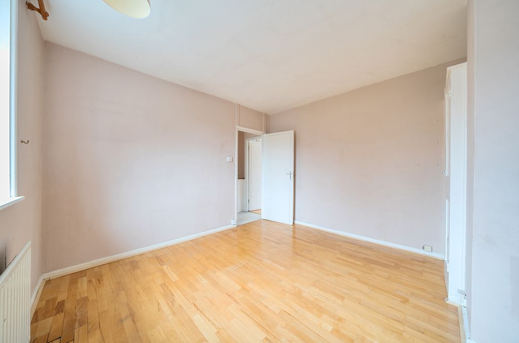 Property photo 3 of 19 1421977-3-69A171F...