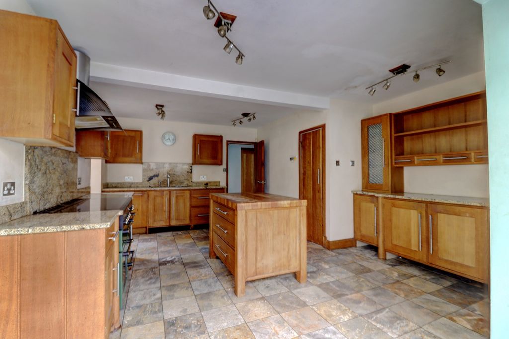 Property photo 2 of 12 Picture No. 02