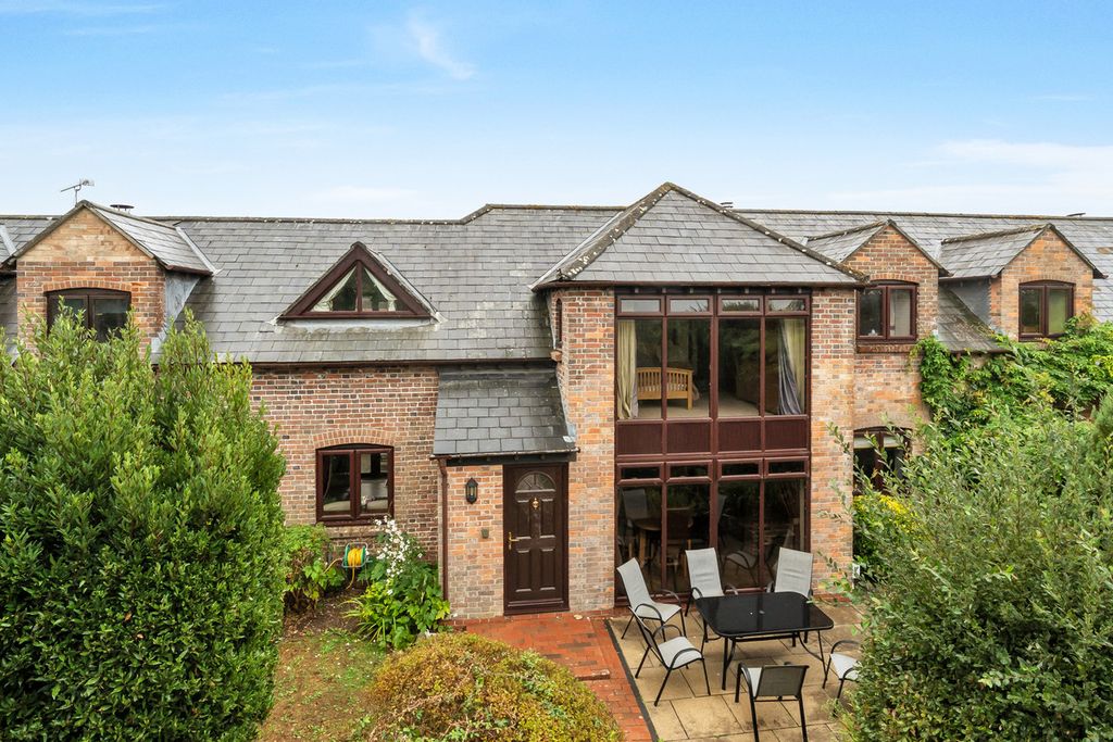 Property photo 1 of 32