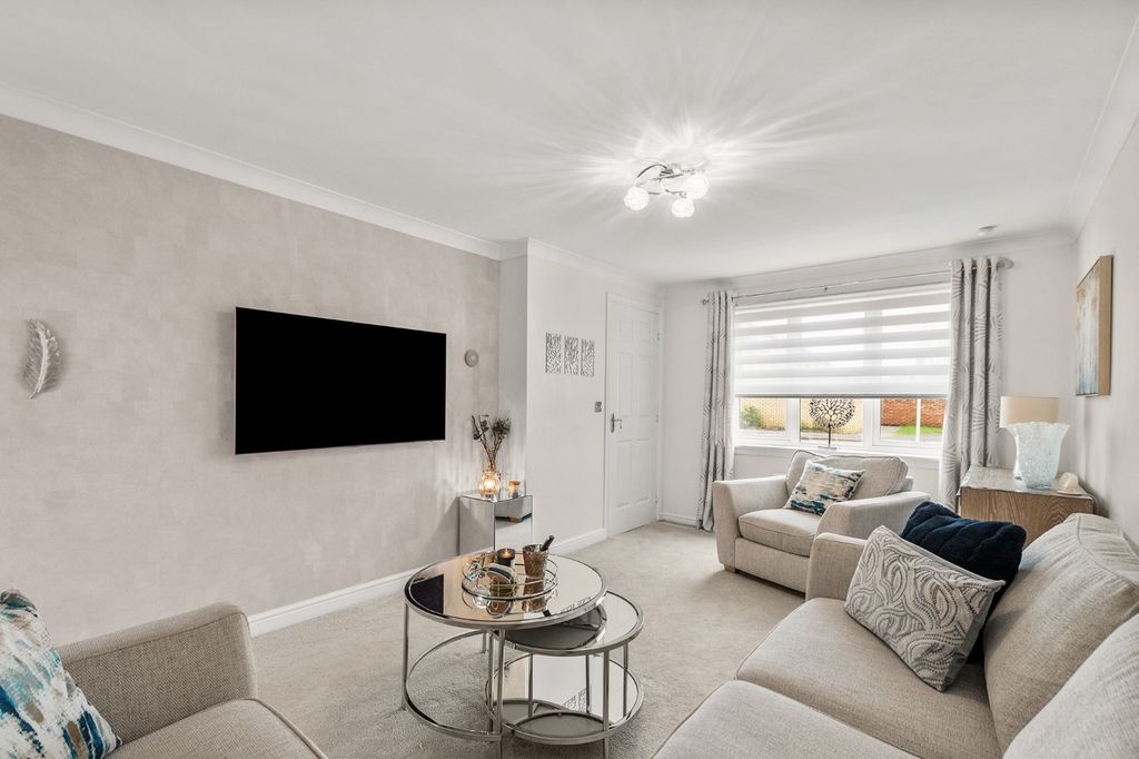 Property photo 2 of 36 4901557