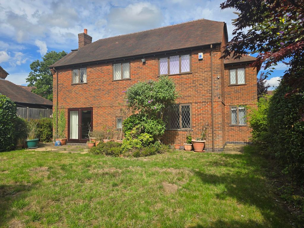 Property photo 2 of 18 Dunton 4