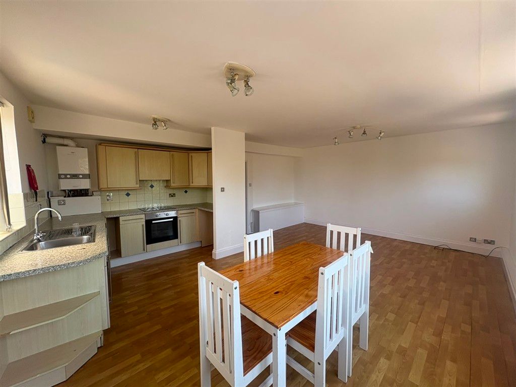 Property photo 2 of 10 Kitchen/Diner/Lounge