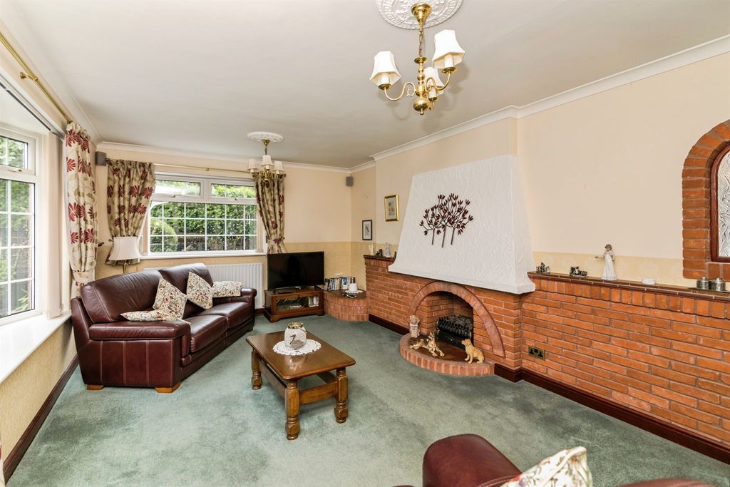 Property photo 2 of 16
