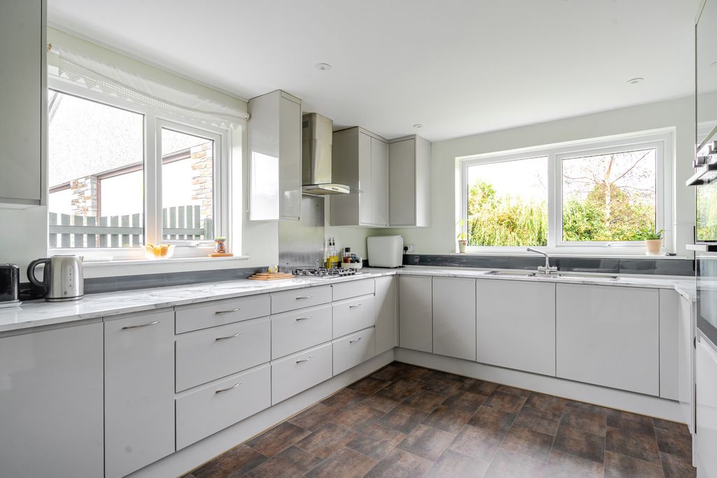 Property photo 2 of 15 1519885-14-1A091A...