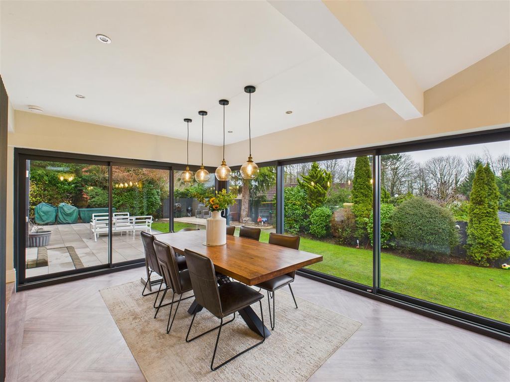 Property photo 3 of 23 Dining Area
