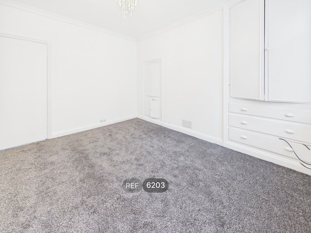 Property photo 3 of 16 Living Room