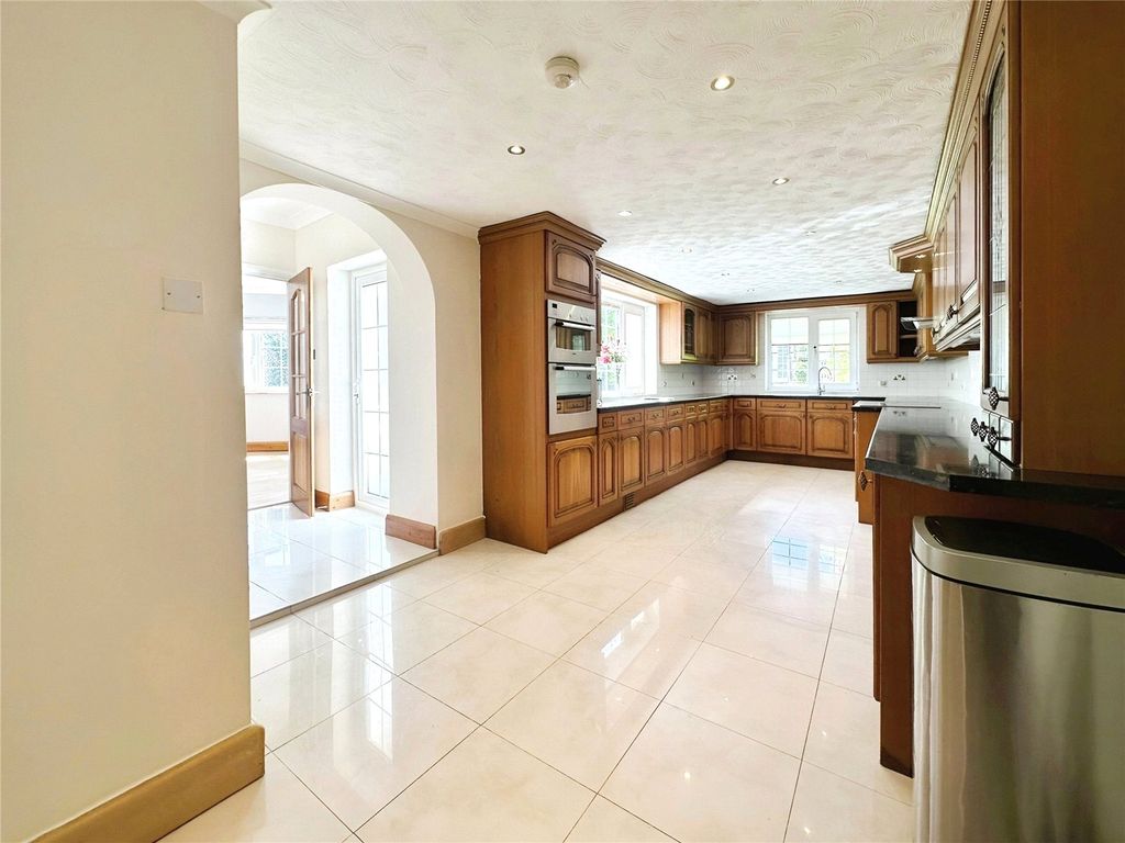 Property photo 3 of 15 Picture No. 17
