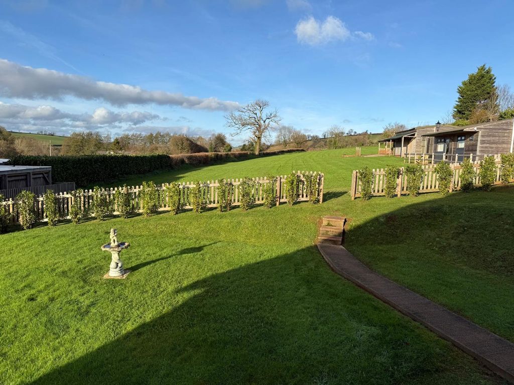 Property photo 3 of 52