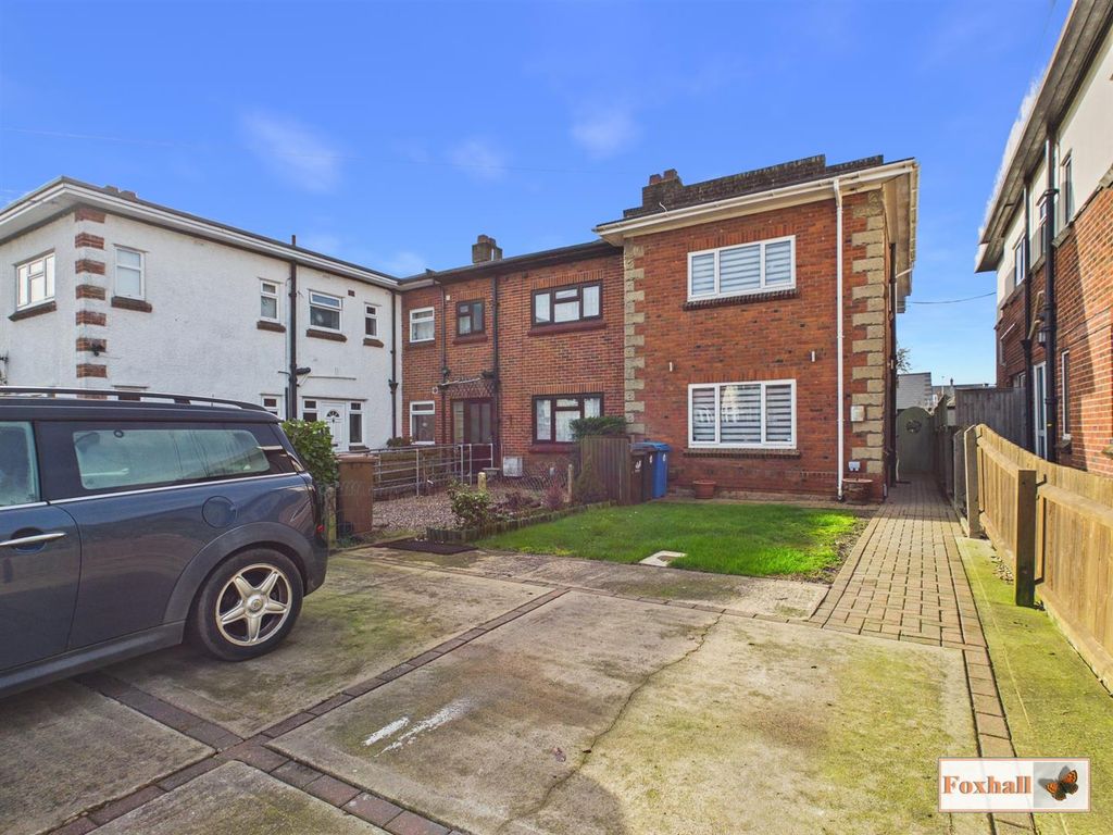 Property photo 1 of 24 Front Garden