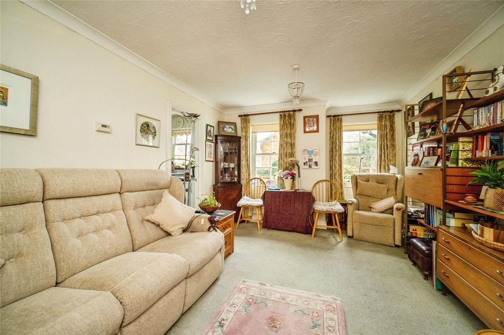 Property photo 2 of 12 Picture No. 18