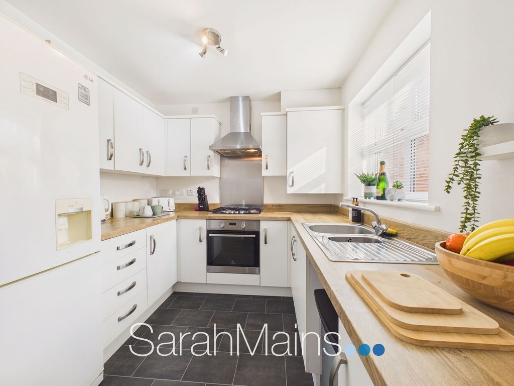 Property photo 2 of 15 Kitchen